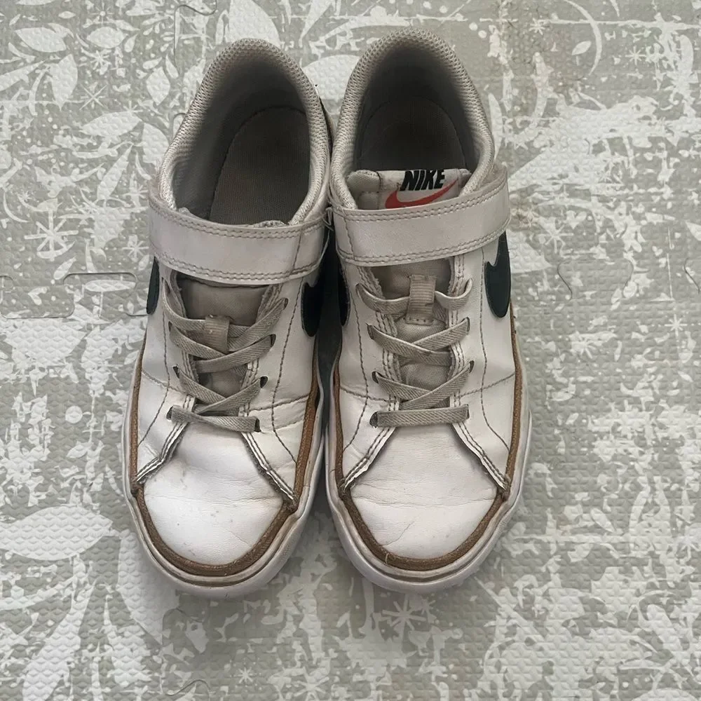 Nike classic sneakers